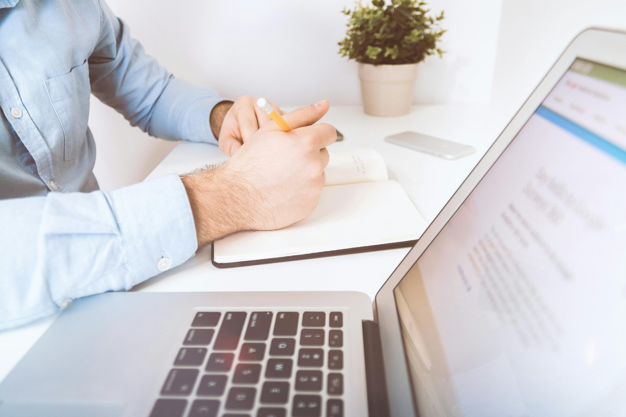 who pays probate attorney fees